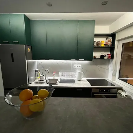 Emerald Onyx Apartment *