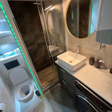 Apartment Emerald Onyx