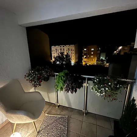 Emerald Onyx Apartment *